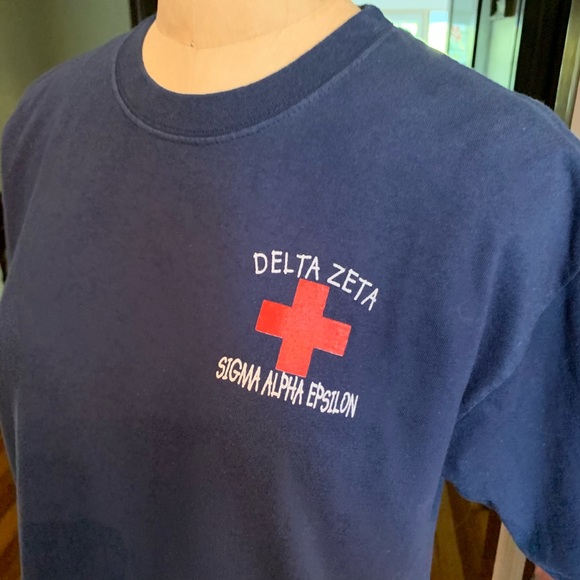 Delta Zeta Sorority T-shirt Medium EUC - like new - Picture 3 of 8